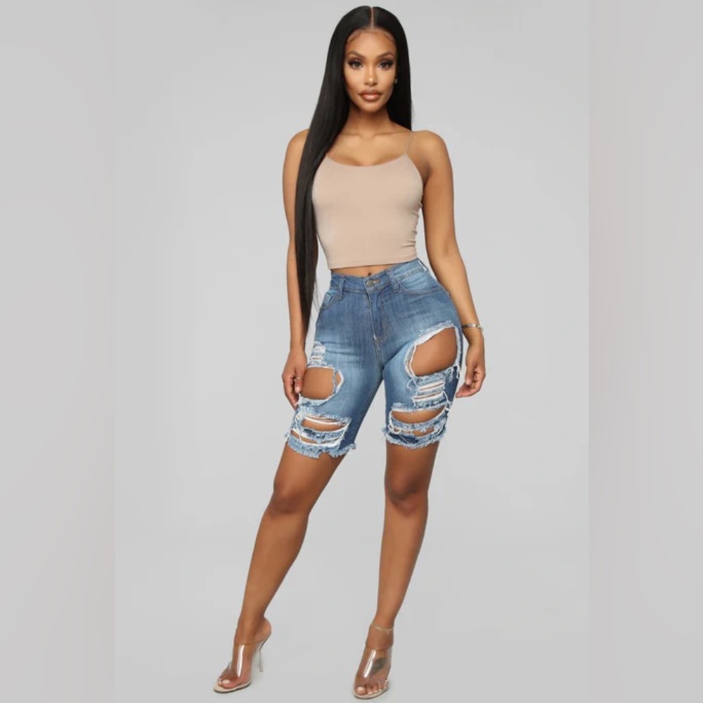 Fashion Nova - Distressed Denim Shorts, Small